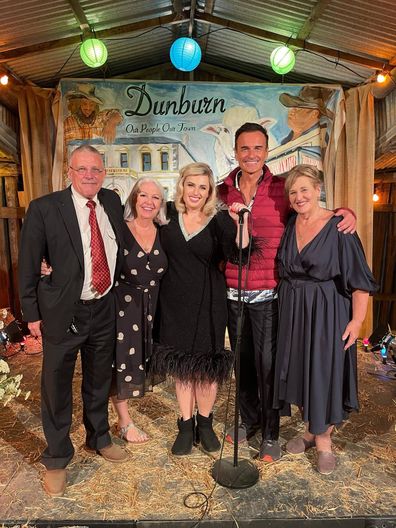Rebel Wilson, Julian McMahon