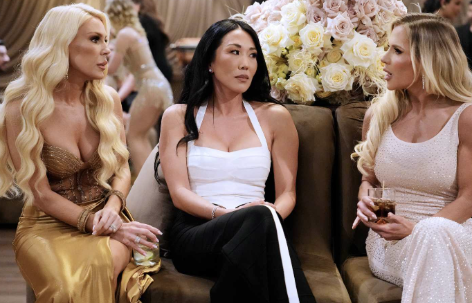 Gretchen Rossi Calls Out Katie for Spreading ‘Fake Story’; Says She Was ‘Blindsided’ 11 Gretchen Rossi Calls Out Katie for Spreading ‘Fake Story’; Says She Was ‘Blindsided’