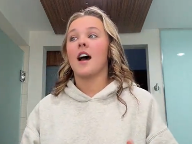 JoJo Siwa talks about being rushed to hospital