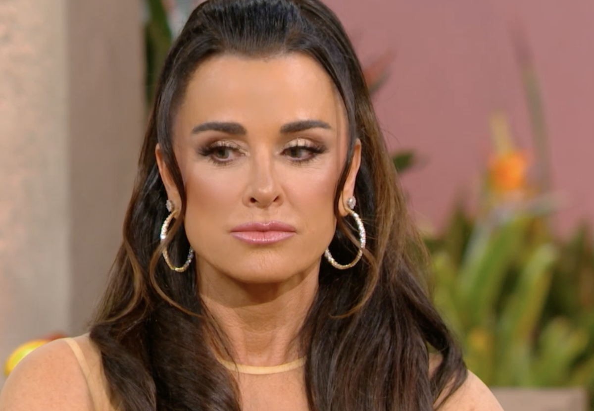Kyle Richards Opens Up About How Her Daughters Were Affected by Her Split From Mauricio Umansky 6 Kyle Richards Opens Up About the Role Social Media Played in Her Split from Mauricio Umansky