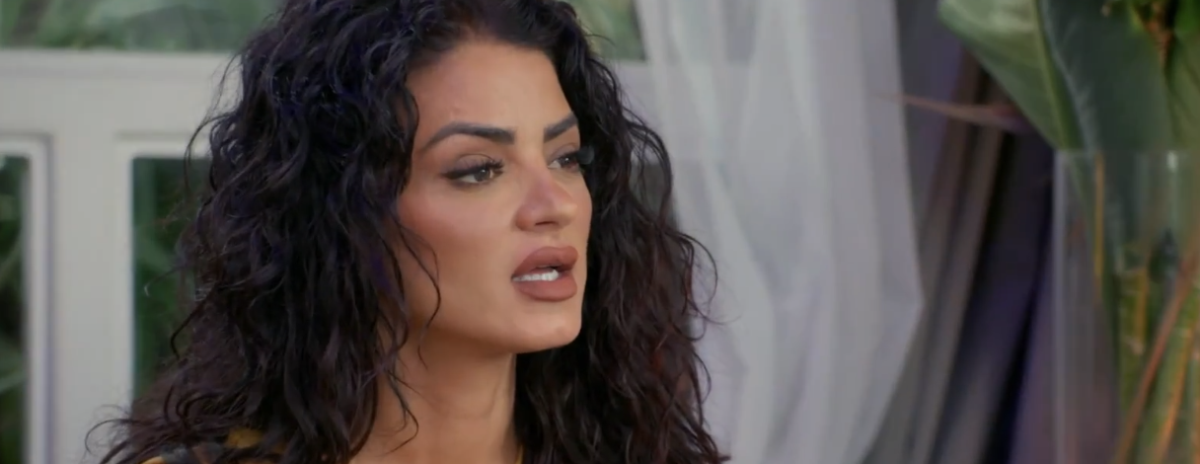 EXCLUSIVE: Golnesa GG Gharachedaghi Calls Out MJ for “Forcing” Toxic Sister Showdown on The Valley: Persian Style 6 GG Golnesa Gharachedaghi Calls Out MJ for “Forcing” Toxic Sister Showdown on The Valley: Persian Style