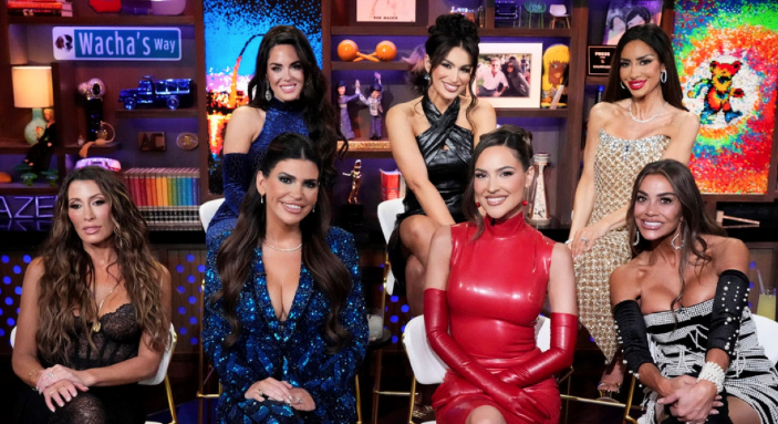 Ashley Iaconetti Shuts Down Kelsey Swanson’s Claim That She Leaves Her On Read And Defends Rosie DiMare In “Slam Pig” Fight 6 Ashley Iaconetti Shuts Down Kelsey Swanson’s Claim That She Leaves Her On Read And Defends Rosie DiMare In “Slam Pig” Fight
