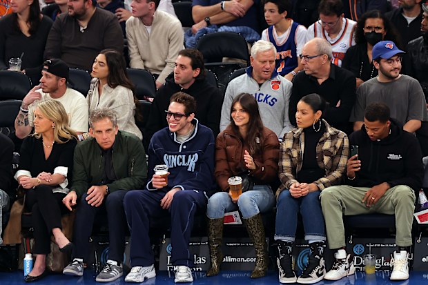 NEW YORK, NEW YORK - NOVEMBER 27: Christine Taylor, Ben Stiller, Pete Davidson, Emily Ratajkowski, Jordin Sparks and Dana Isaiah watch the action during the game between the Memphis Grizzlies and the New York Knicks at Madison Square Garden on November 27, 2022 in New York City. (Photo by Jamie Squire/Getty Images)
